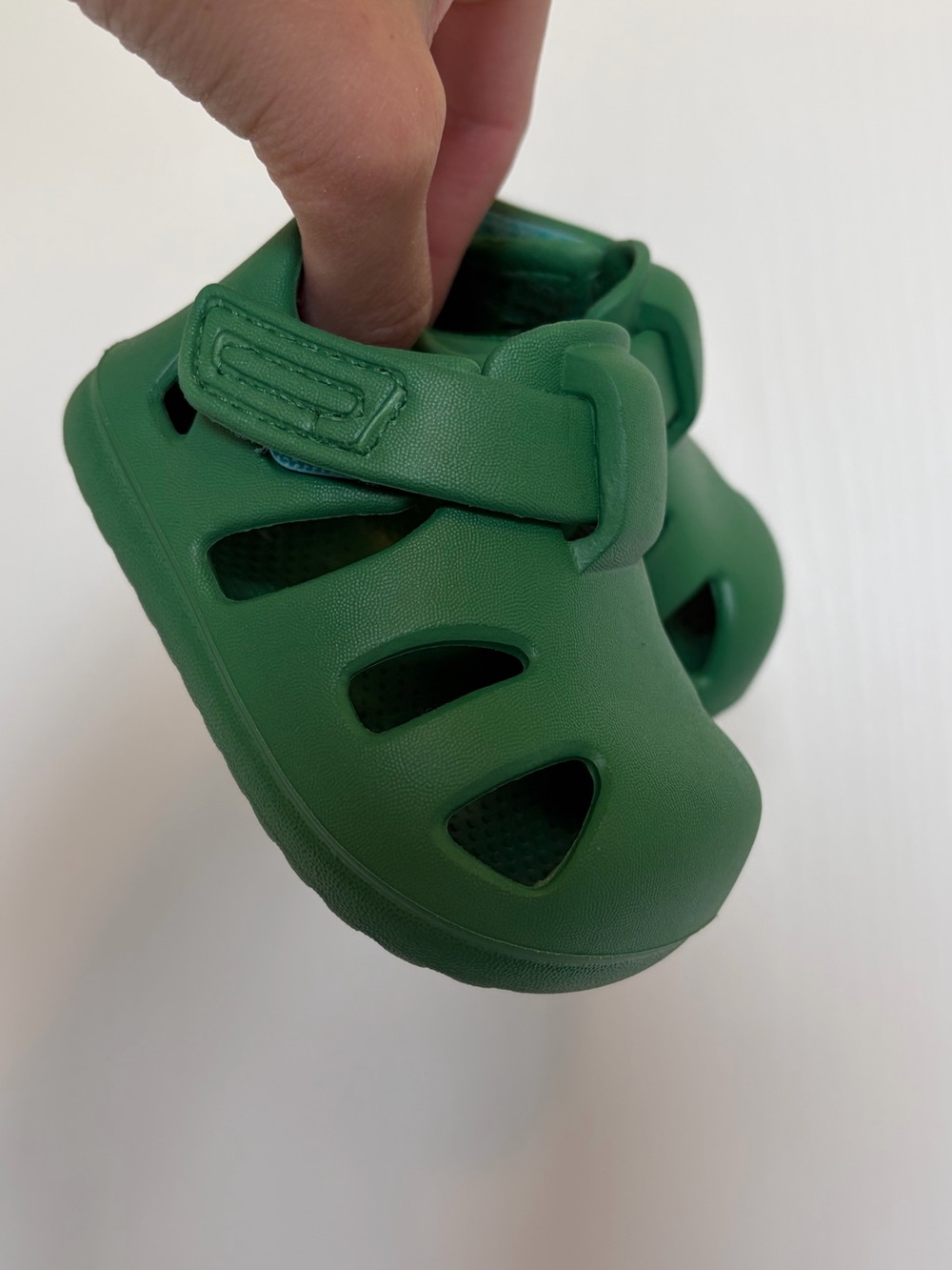 Ten little splash sandals size 3C